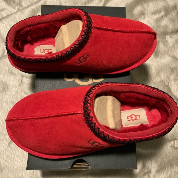 UGG Slippers - Picture 2 of 6